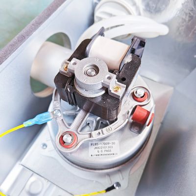 Style enfermant fixé au mur 26Kw d'acier inoxydable Shell Gas Hot Water Boiler de L1PB26-A (F4)